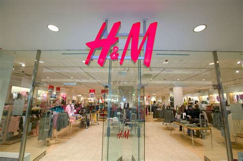 H&M Shops .